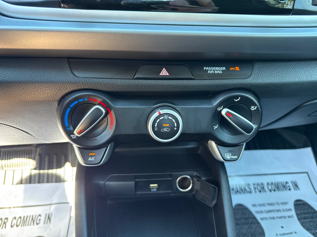Photo 14 of this KIA RIO