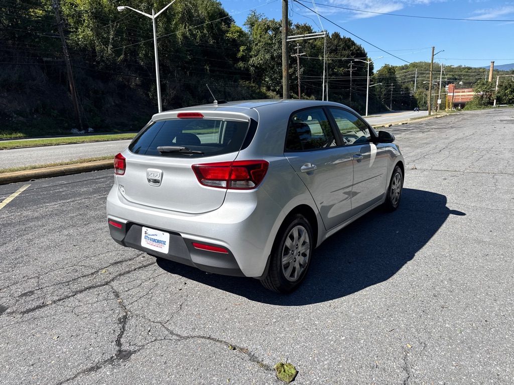 Photo 3 of this KIA RIO