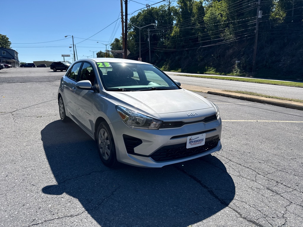 Photo 2 of this KIA RIO