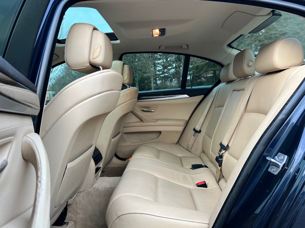 Photo 17 of this BMW 535