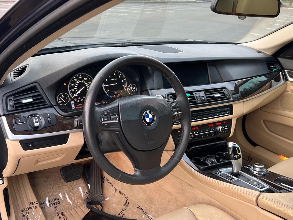 Photo 12 of this BMW 535