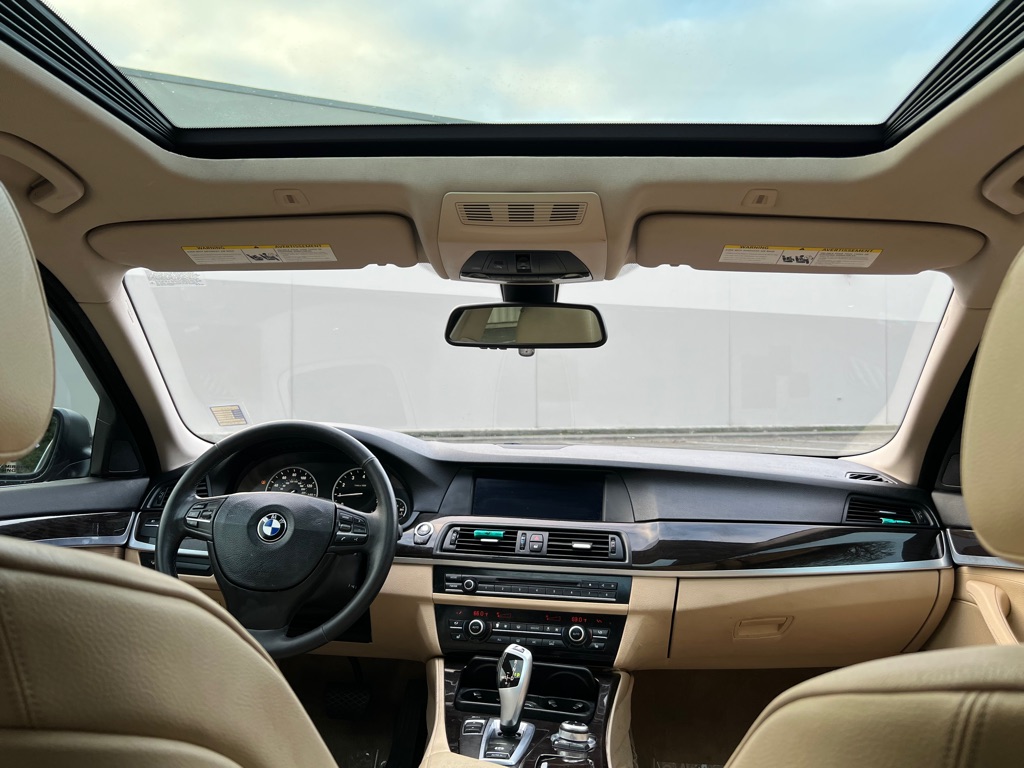Photo 13 of this BMW 535