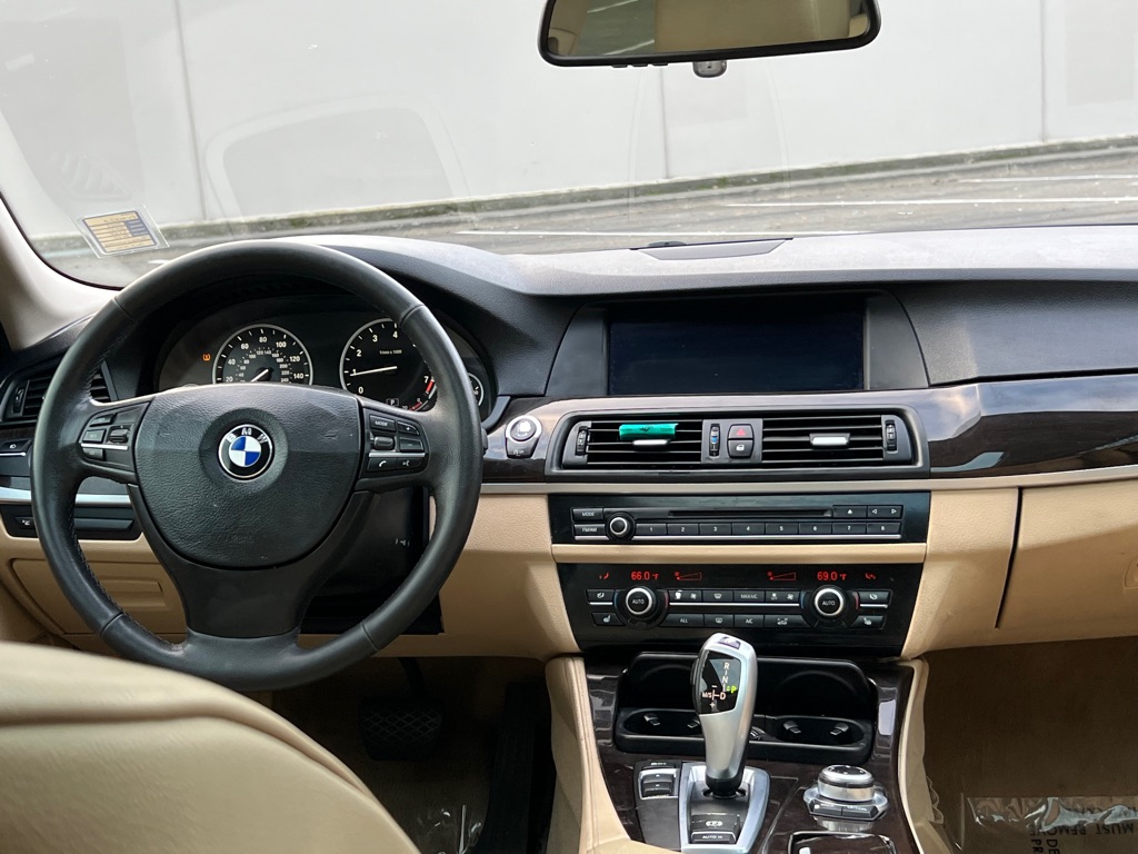 Photo 14 of this BMW 535