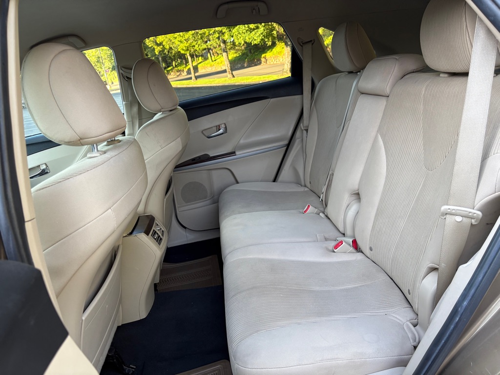 Photo 15 of this TOYOTA VENZA