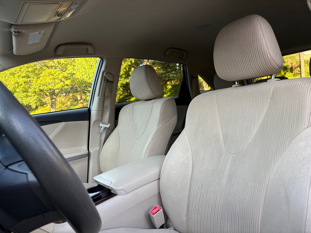 Photo 10 of this TOYOTA VENZA