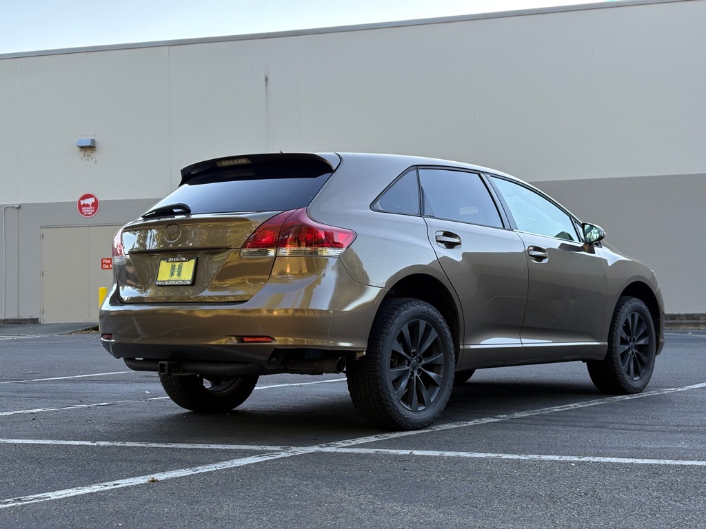 Photo 5 of this TOYOTA VENZA
