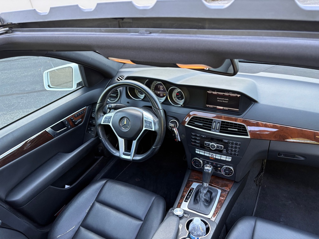Photo 11 of this MERCEDES-BENZ C-CLASS