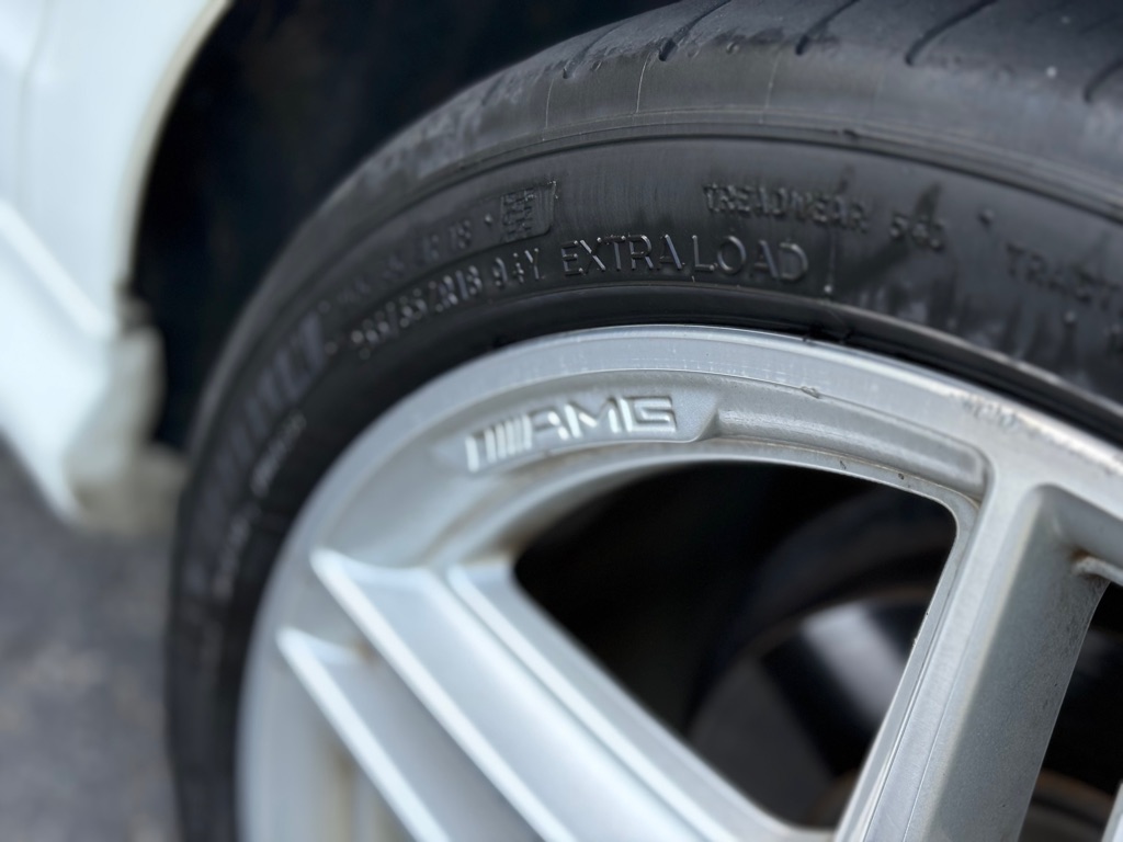 Photo 17 of this MERCEDES-BENZ C-CLASS