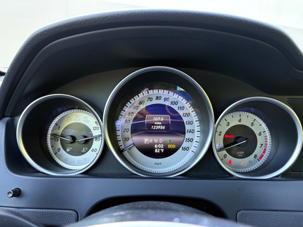 Photo 14 of this MERCEDES-BENZ C-CLASS