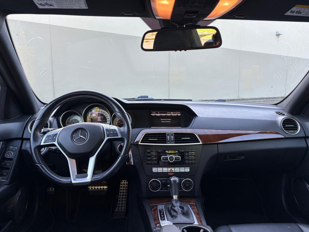 Photo 12 of this MERCEDES-BENZ C-CLASS