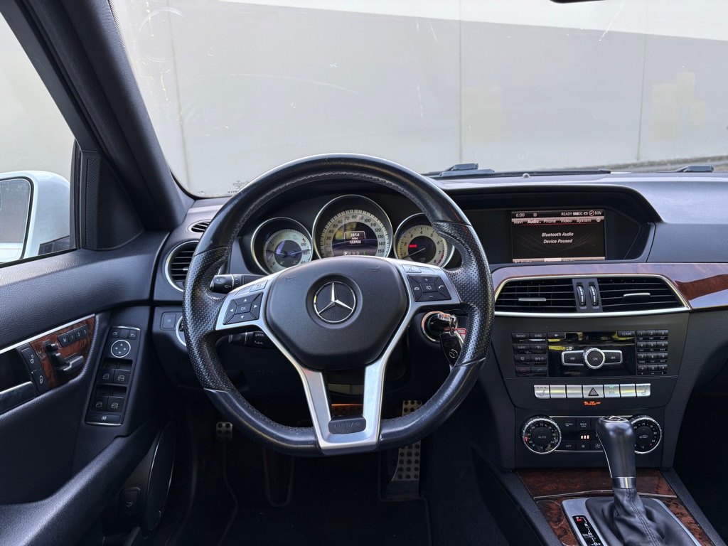 Photo 13 of this MERCEDES-BENZ C-CLASS