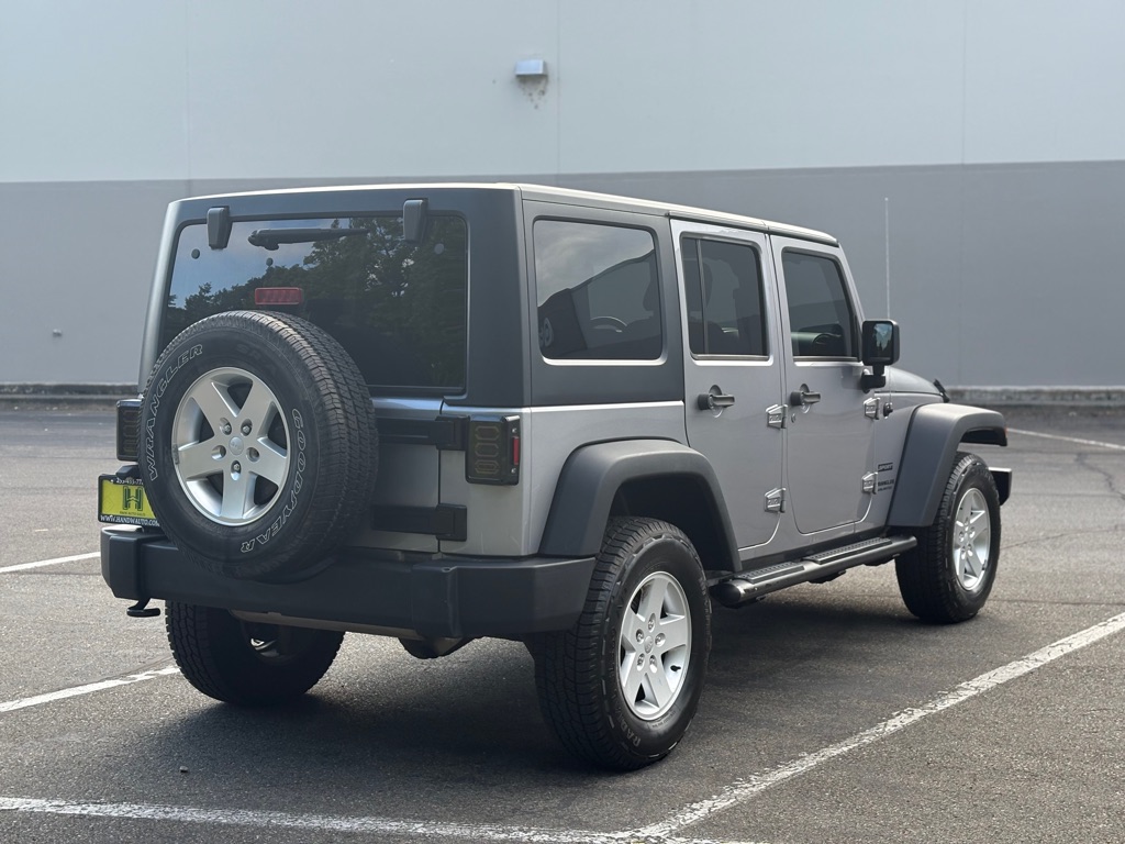 Photo 5 of this JEEP WRANGLER UNLIMI