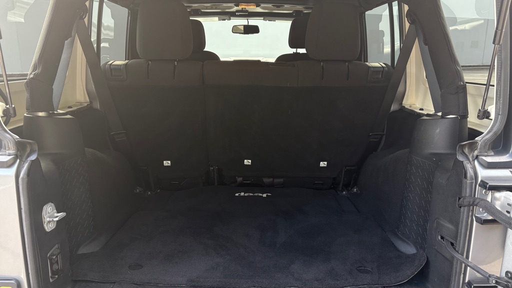 Photo 16 of this JEEP WRANGLER UNLIMI
