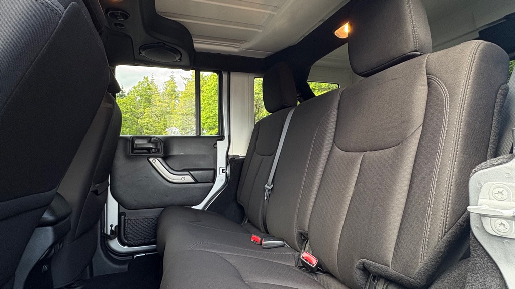 Photo 14 of this JEEP WRANGLER UNLIMI