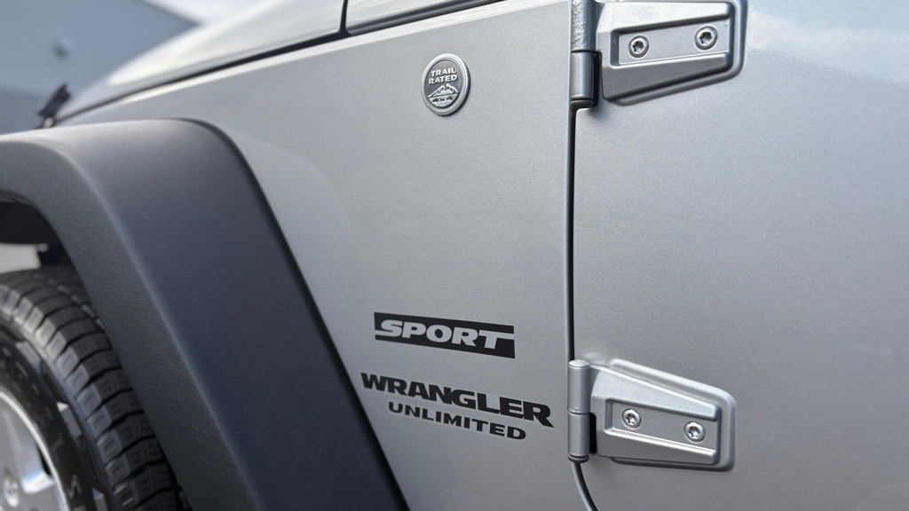 Photo 17 of this JEEP WRANGLER UNLIMI