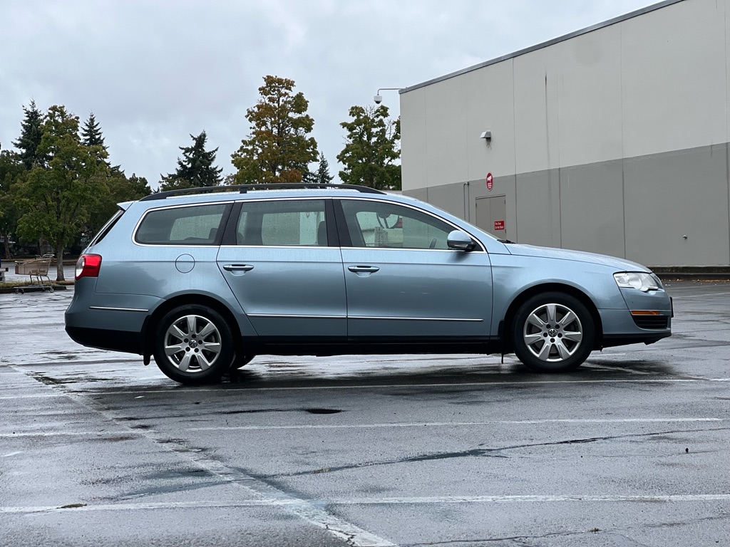 Photo 6 of this VOLKSWAGEN PASSAT