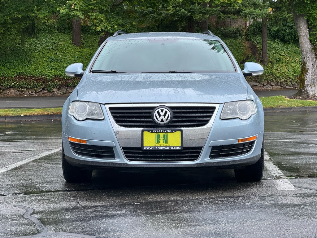 Photo 8 of this VOLKSWAGEN PASSAT