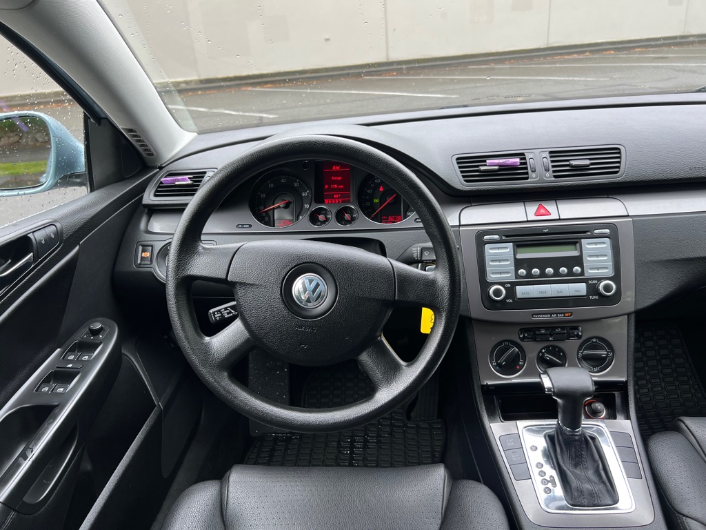 Photo 12 of this VOLKSWAGEN PASSAT