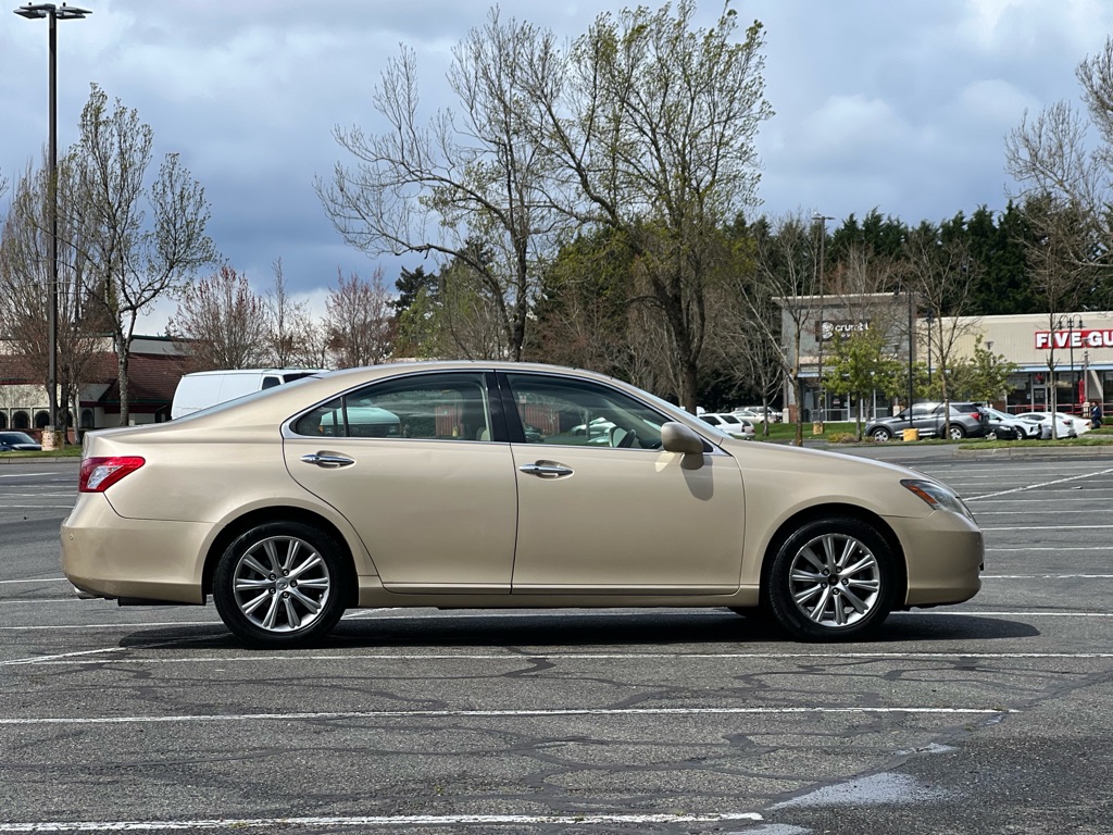 Photo 6 of this LEXUS ES