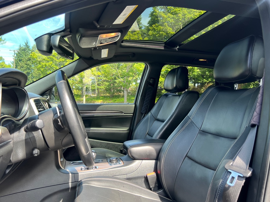 Photo 9 of this JEEP GRAND CHEROKEE