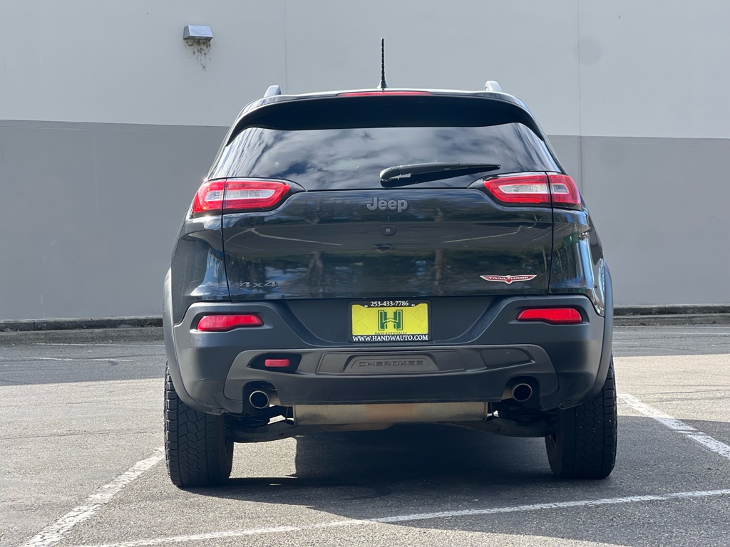 Photo 4 of this JEEP CHEROKEE