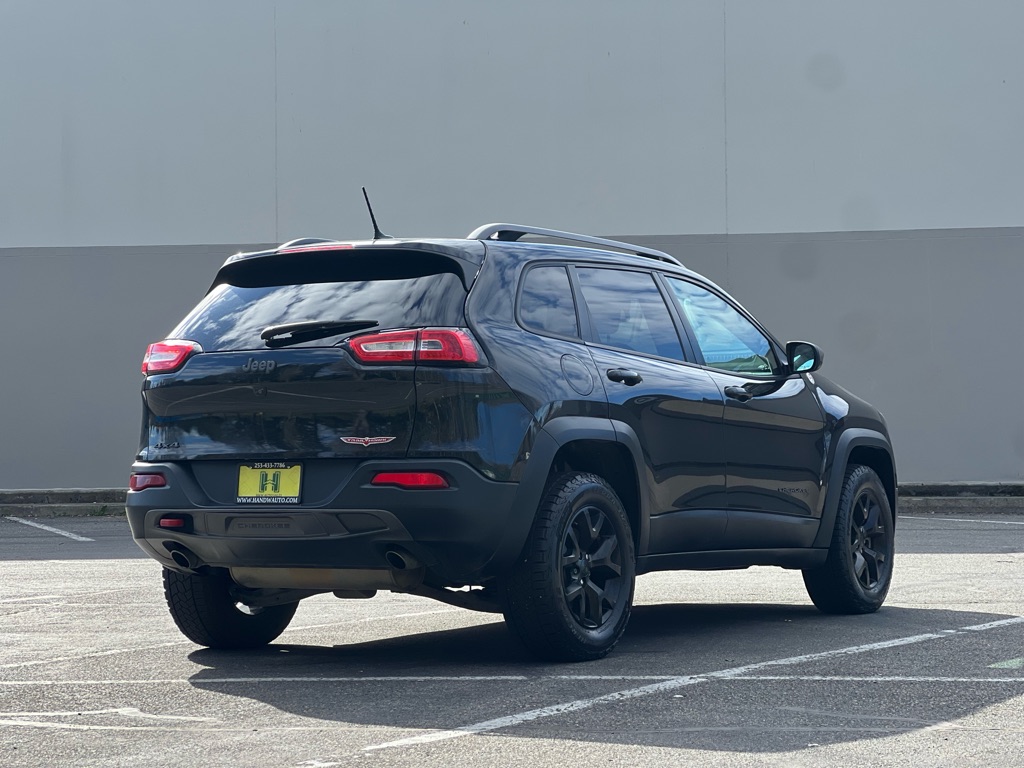Photo 5 of this JEEP CHEROKEE