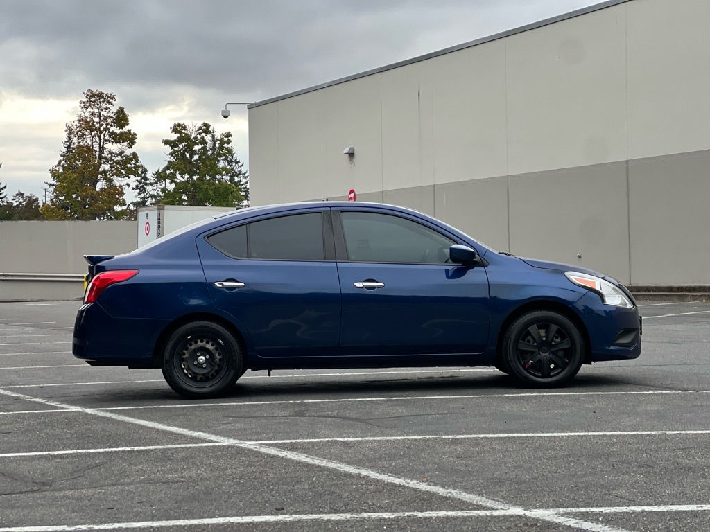 Photo 6 of this NISSAN VERSA