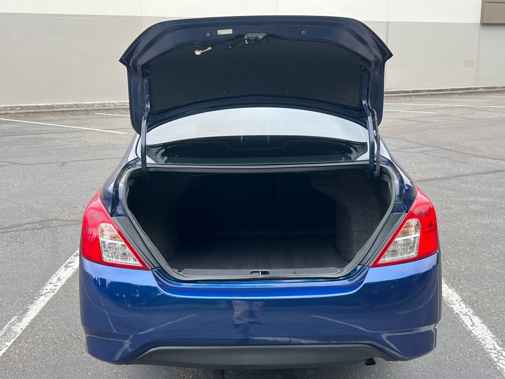 Photo 15 of this NISSAN VERSA