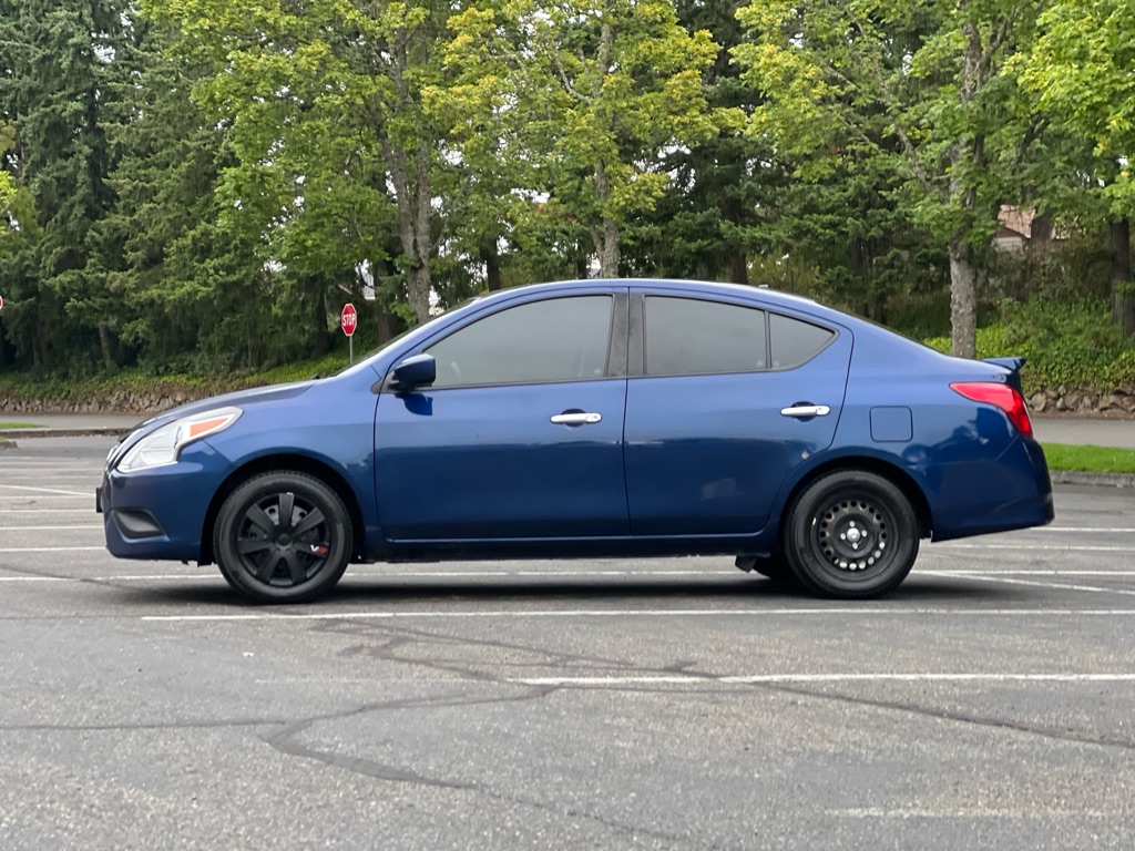 Photo 2 of this NISSAN VERSA