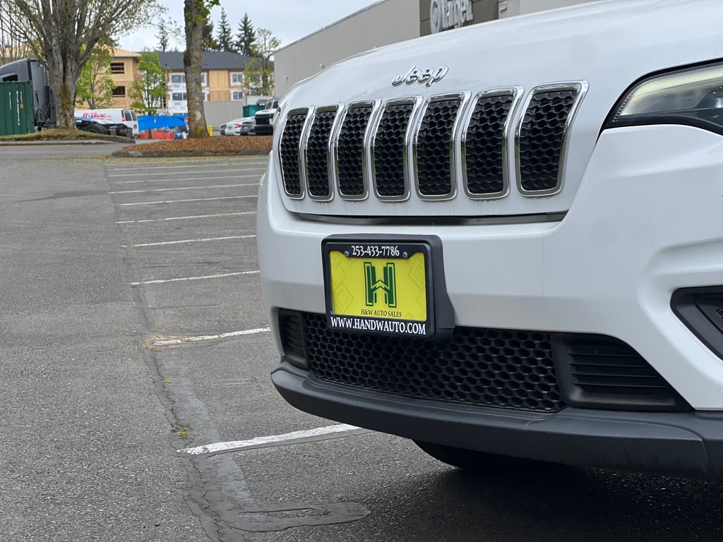 Photo 18 of this JEEP CHEROKEE