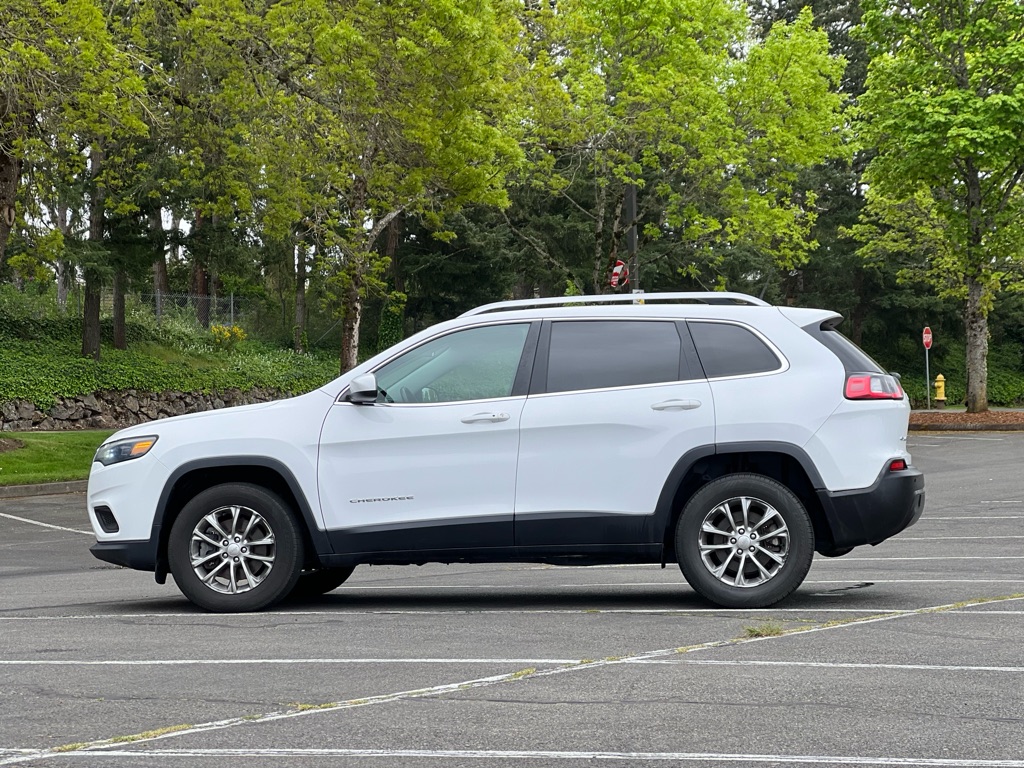 Photo 20 of this JEEP CHEROKEE