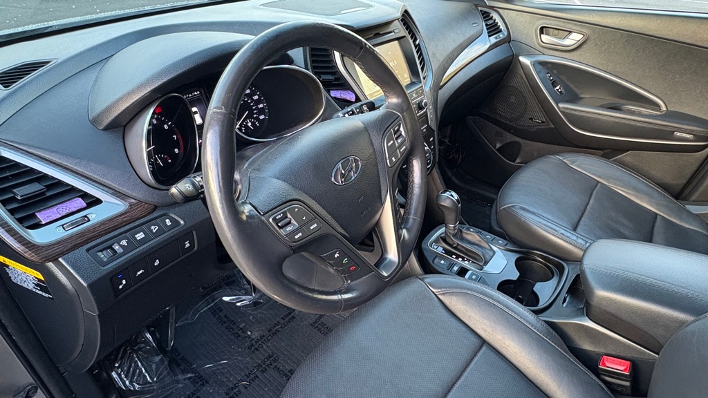 Photo 10 of this HYUNDAI SANTA FE SPORT