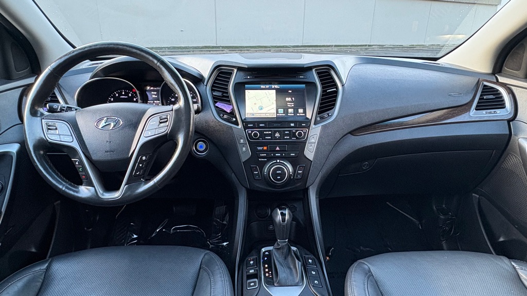 Photo 14 of this HYUNDAI SANTA FE SPORT