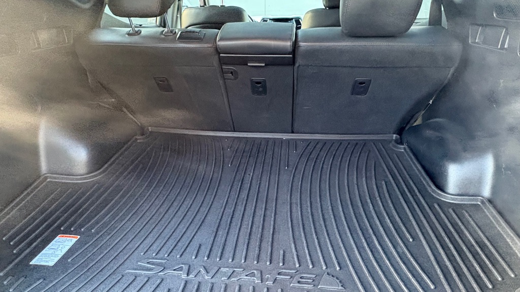 Photo 18 of this HYUNDAI SANTA FE SPORT