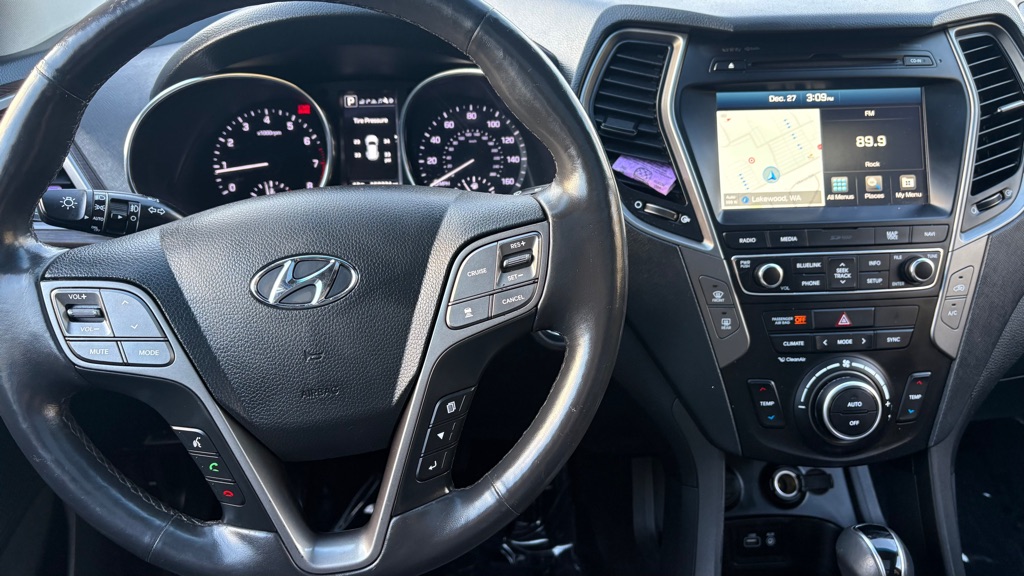 Photo 12 of this HYUNDAI SANTA FE SPORT