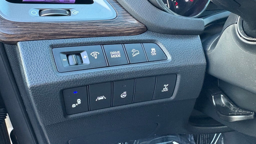 Photo 16 of this HYUNDAI SANTA FE SPORT