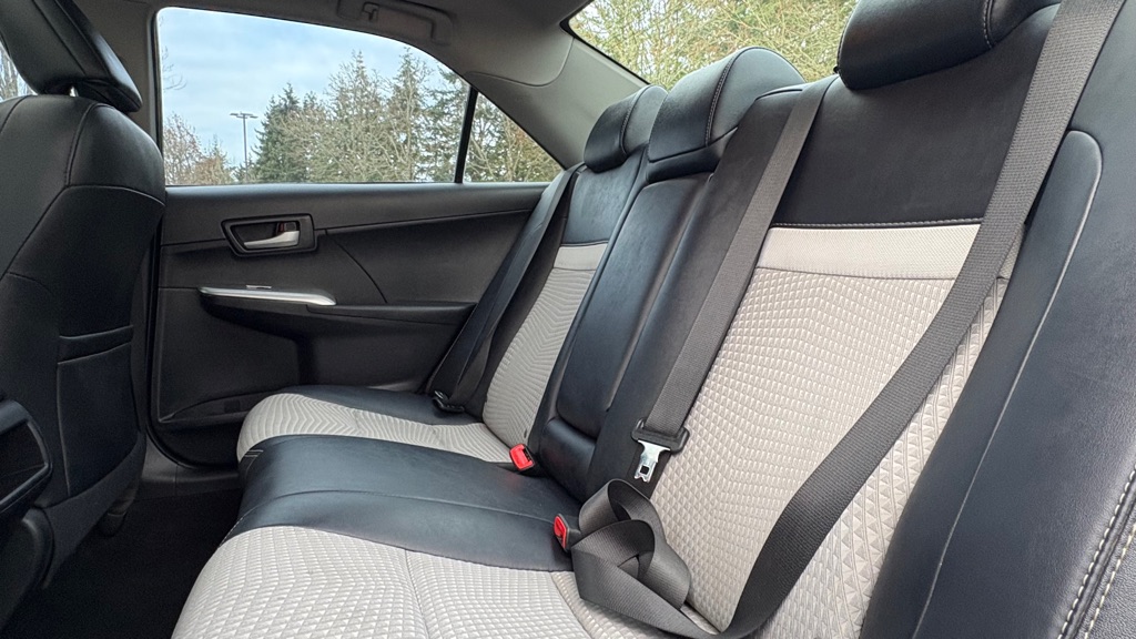 Photo 14 of this TOYOTA CAMRY