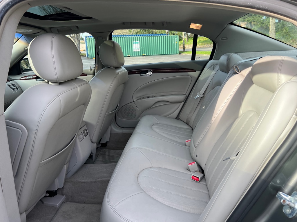 Photo 15 of this BUICK LUCERNE