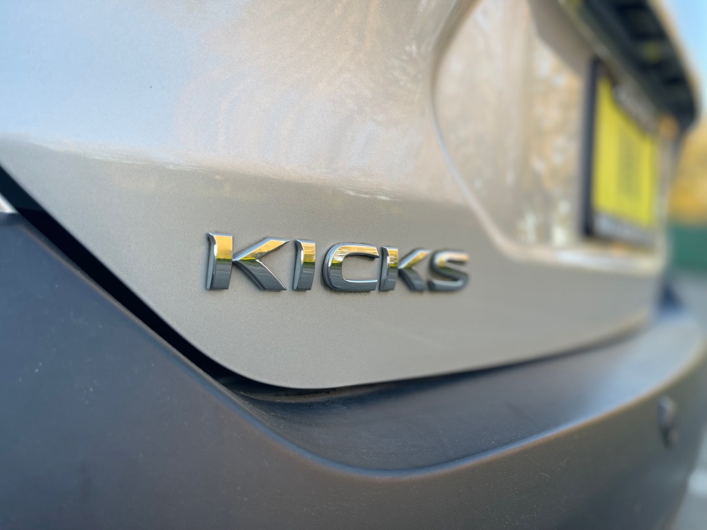 Photo 17 of this NISSAN KICKS