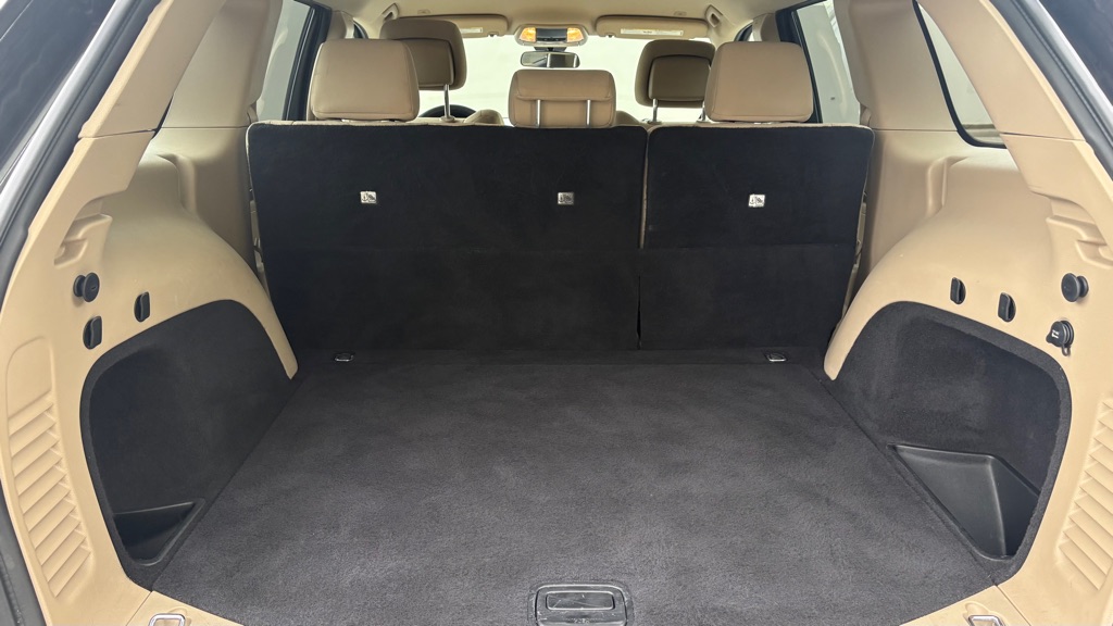 Photo 17 of this JEEP GRAND CHEROKEE