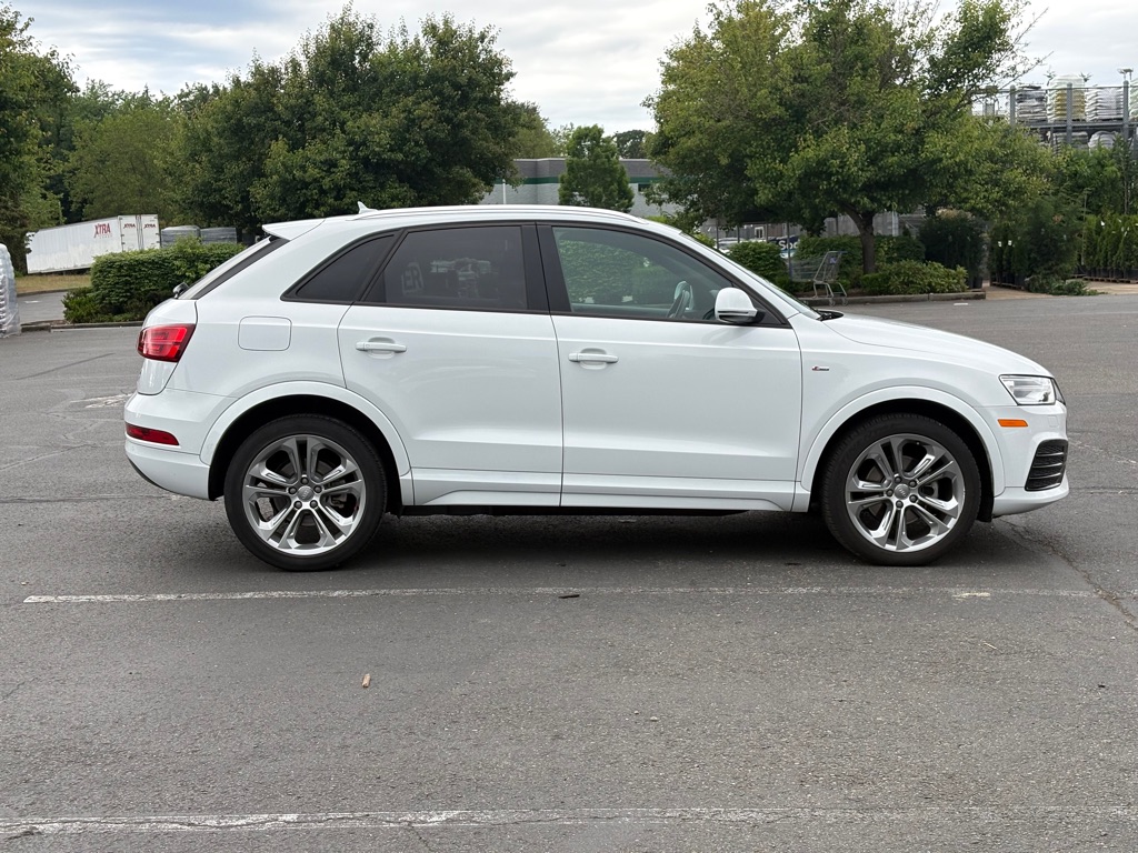 Photo 6 of this AUDI Q3