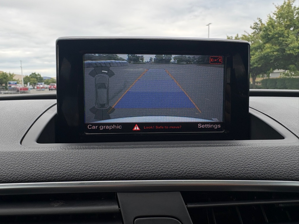 Photo 14 of this AUDI Q3