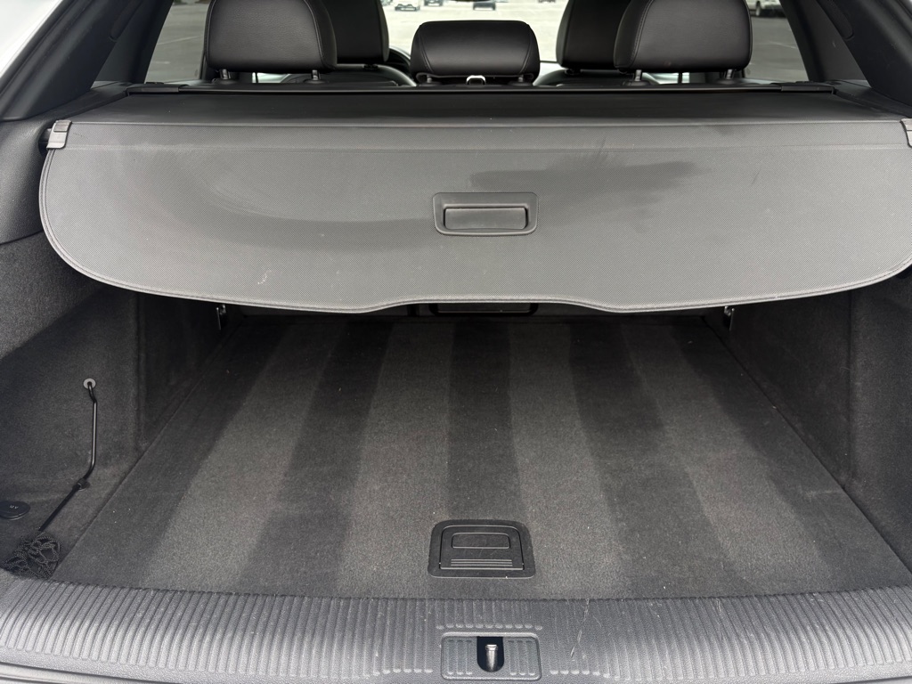 Photo 17 of this AUDI Q3