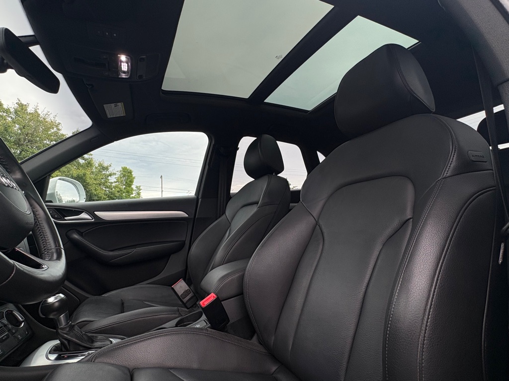 Photo 9 of this AUDI Q3
