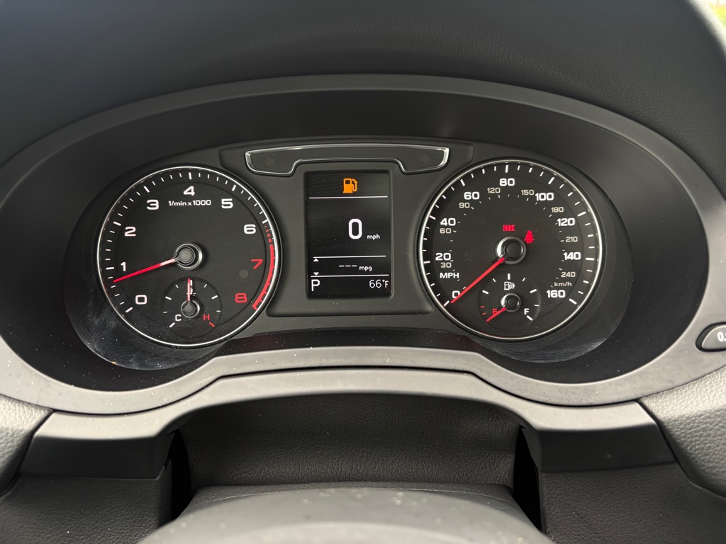 Photo 13 of this AUDI Q3