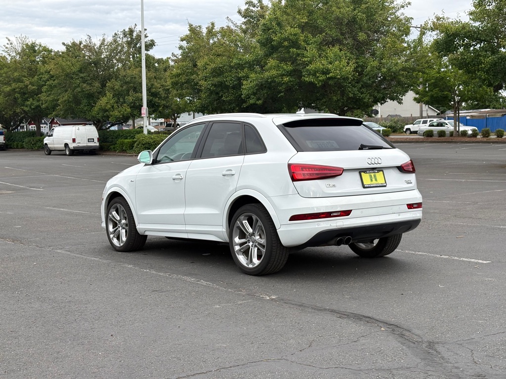 Photo 3 of this AUDI Q3