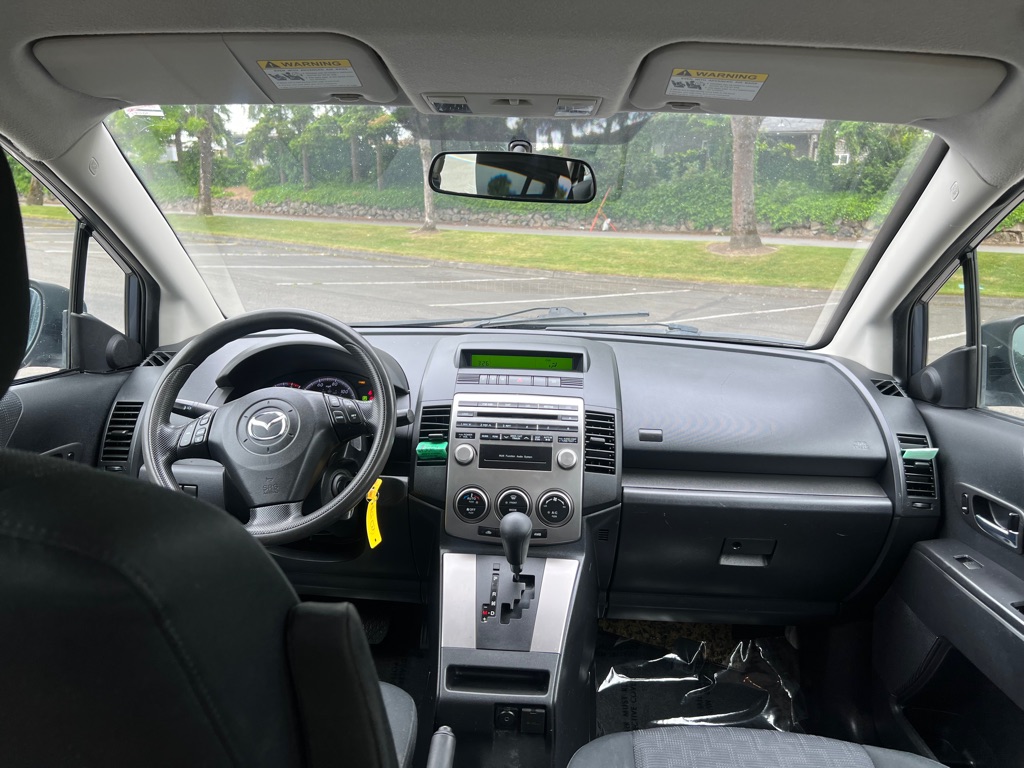 Photo 11 of this MAZDA 5