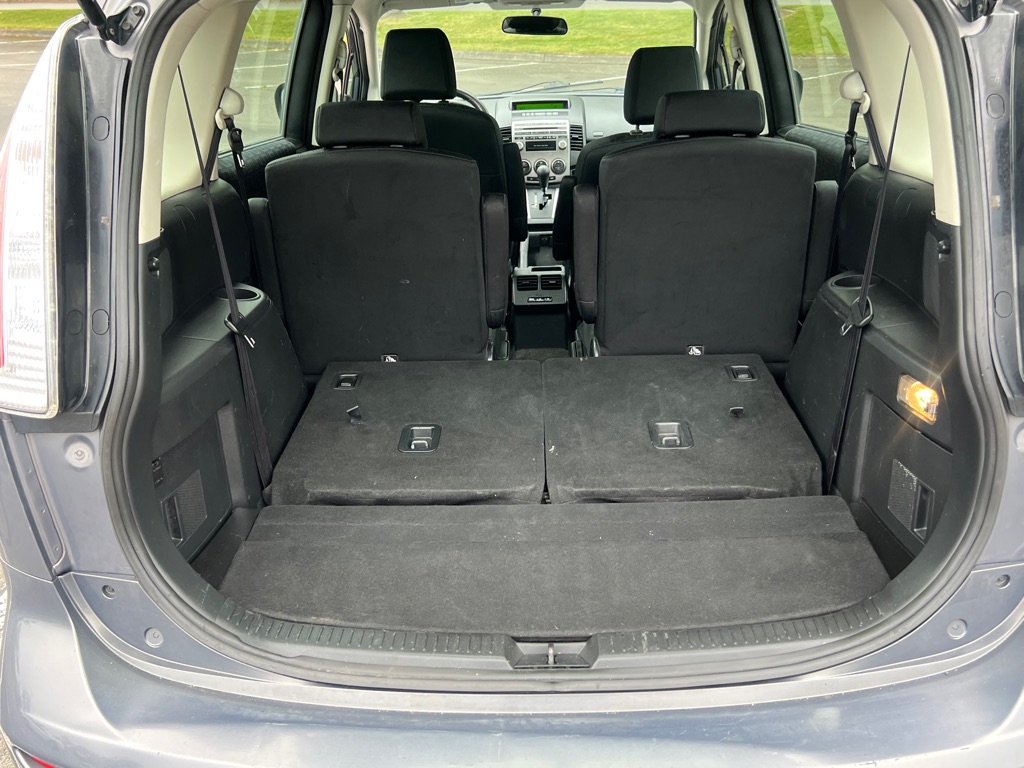 Photo 19 of this MAZDA 5