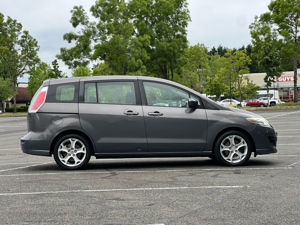 Photo 6 of this MAZDA 5