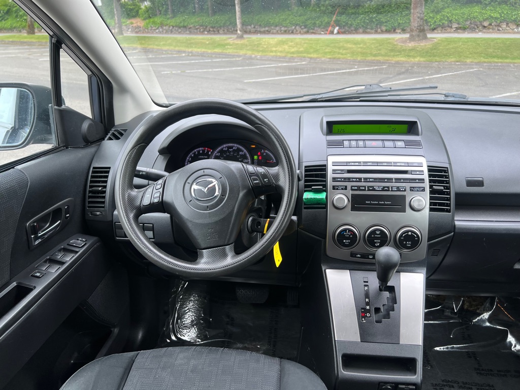 Photo 12 of this MAZDA 5